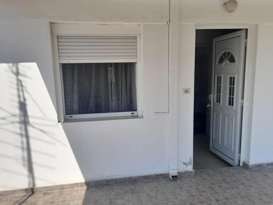 Απεριόριστη Θέα Appartement Larissa Buitenkant foto